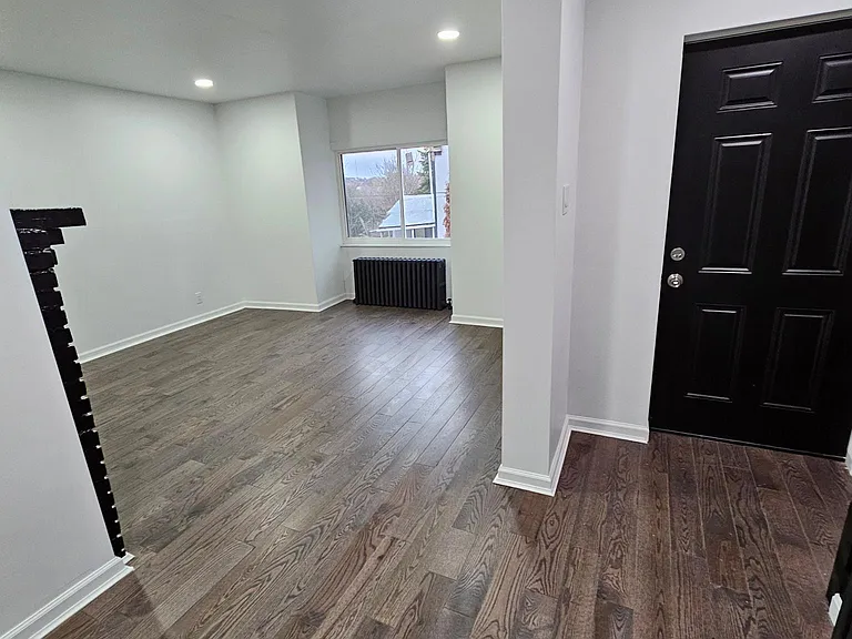 636 Lillian St — Photo 5