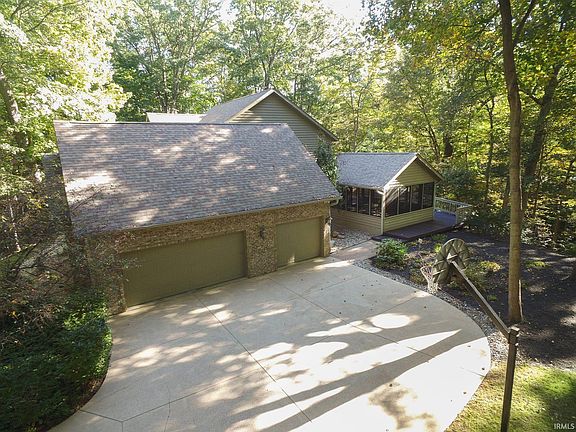 2nd image of 811 Deerwood Rdg