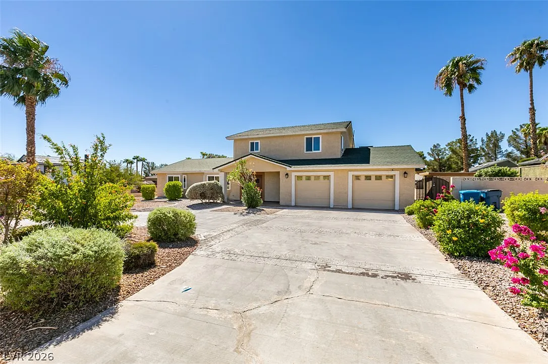 3 bed, 3.0 bath, 2382 sqft, $3,310 — Photo 3