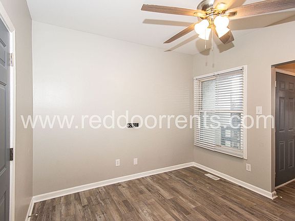 3rd image of 1329 E Market St Unit 3
