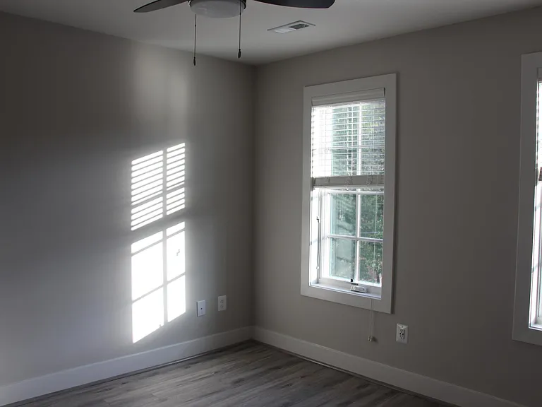 906 N Buchanan St — Photo 12