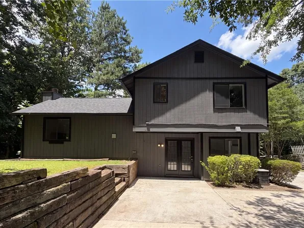 691 Millay Ct, Stone Mountain, GA 30088