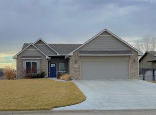 1101 N Lake Edge Dr, Goddard, KS 67052