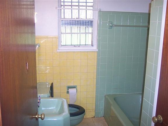 5th image of 1535 Academy Pl