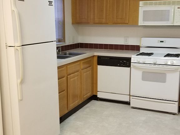 4th image of 160 Riverview Dr