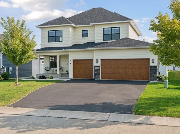 4316 Woodland Cove Pkwy, Excelsior, MN 55331