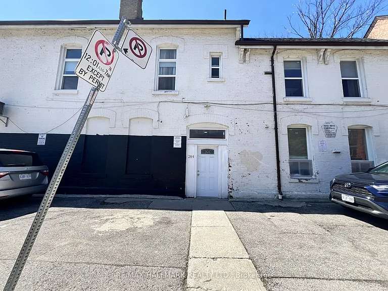 374 Dundas St E #2 — Photo 20
