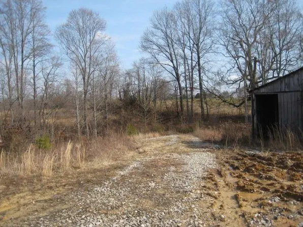 1690 Sandhill Rd, Irvine, KY 40336