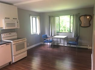 1634 Deep Cove Rd, North Vancouver, BC V7G1S5