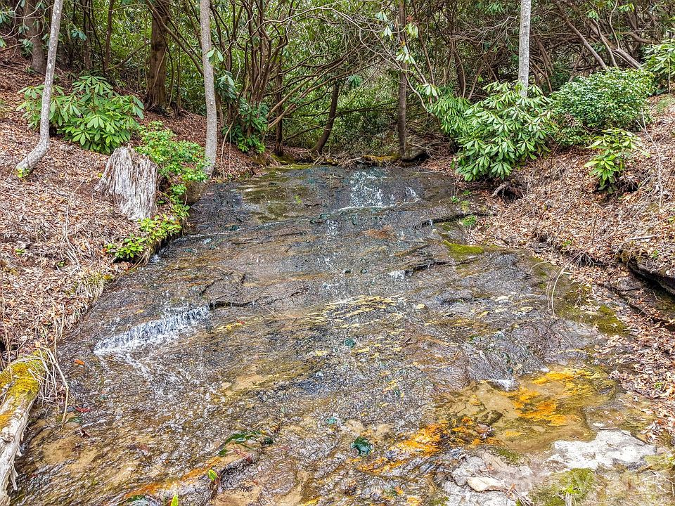1st image of 580 Robinson Creek Rd