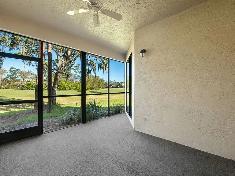 121 Lindsay Ln — Photo 25