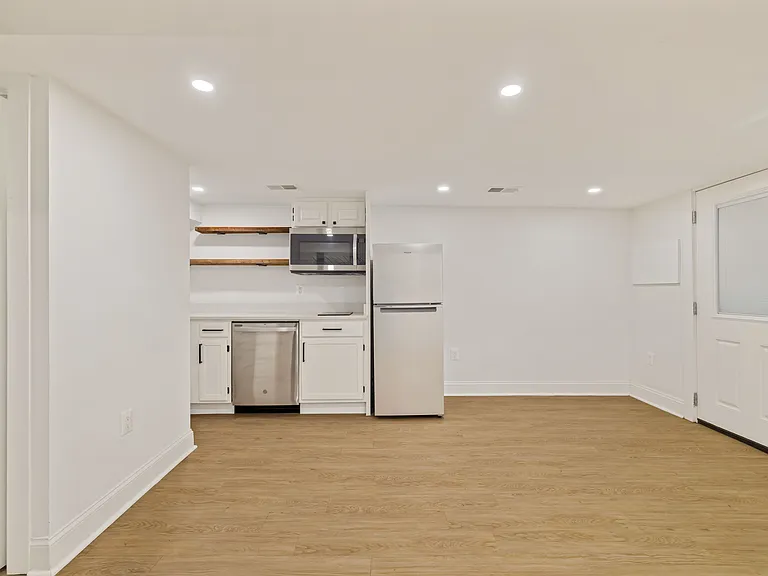 205 Webster St NW #B — Photo 8