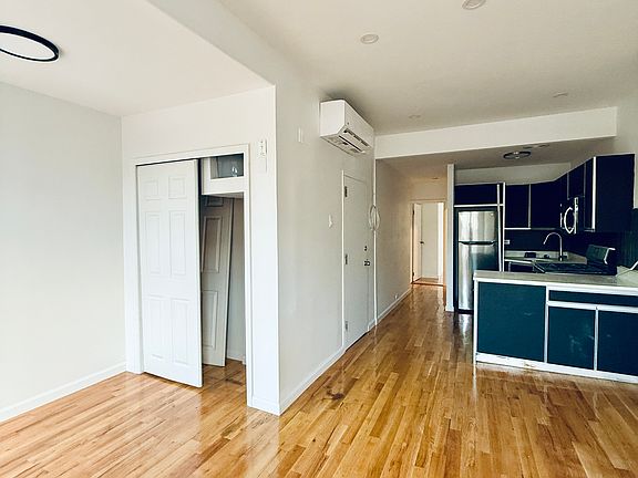 3rd image of 918A Lafayette Ave APT 3