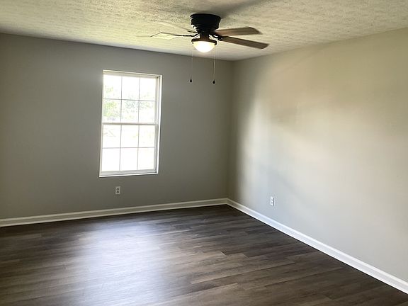 5th image of 120 Karen Ct