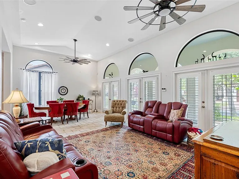 6022 Beacon Shores St — Photo 10