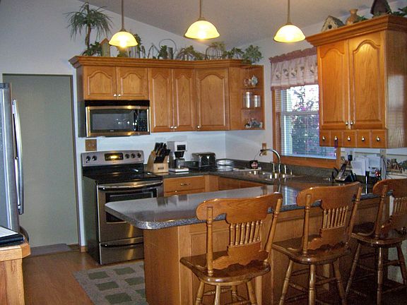 3rd image of 1116 Hillside Dr
