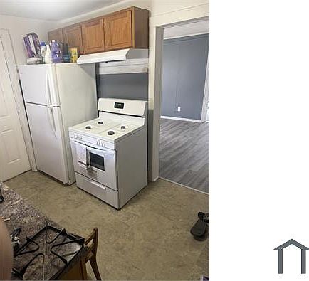 2nd image of 506 S Joliet St Unit 1