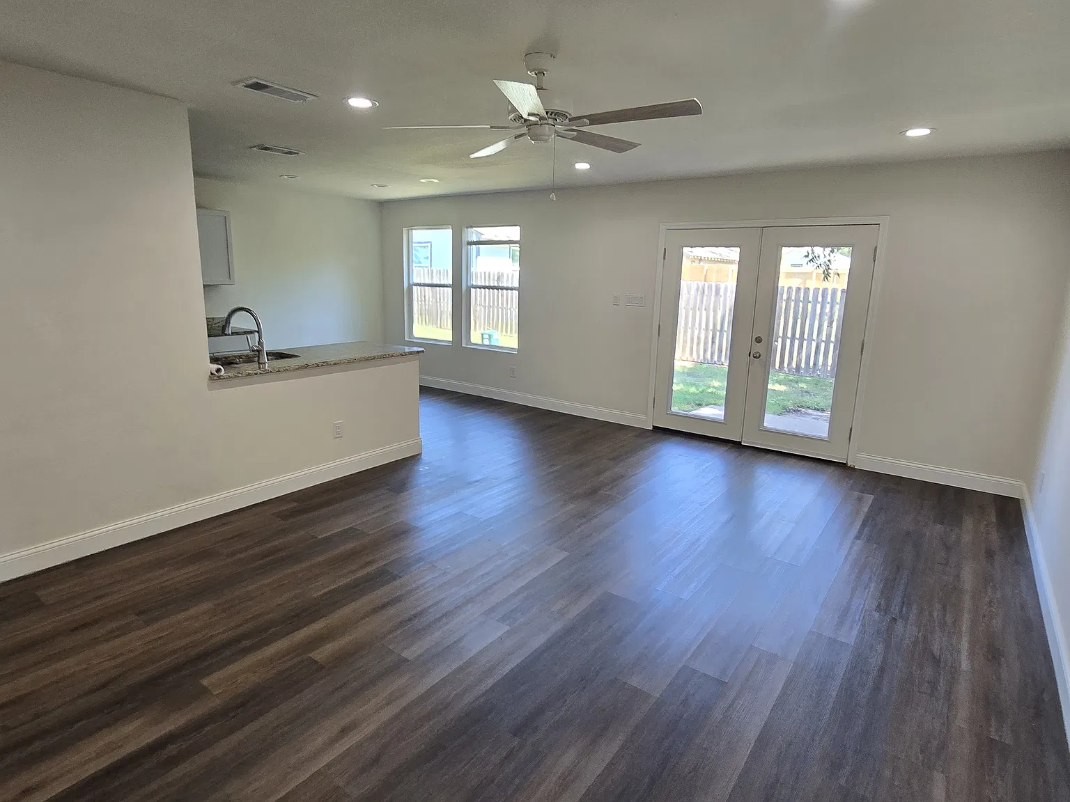 3 bed, 1250 sqft, $1,750 — Photo 4
