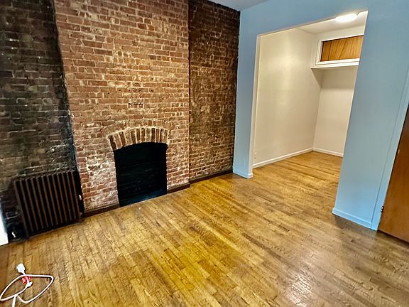 3rd image of 44 Columbia Pl APT 2B