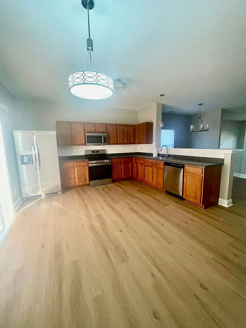 Introducing Newfield9102 in Charlotte, NC a spacious 5-bedroom, 3-bath home on a corner lo — Photo 4