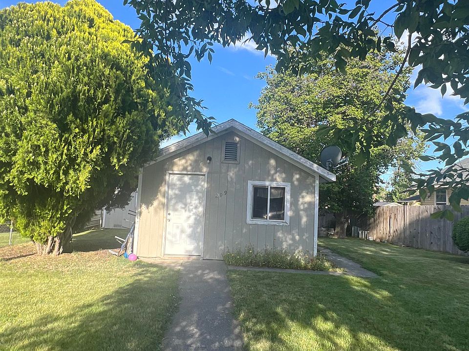 1st image of 209 G Ave