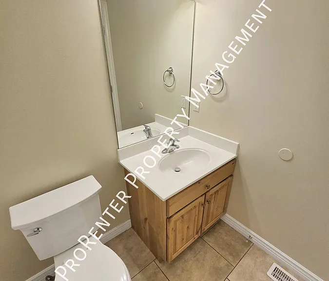 1911 S 1485 W — Photo 21