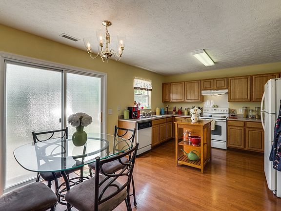 4th image of 351 Stewart Springs Dr