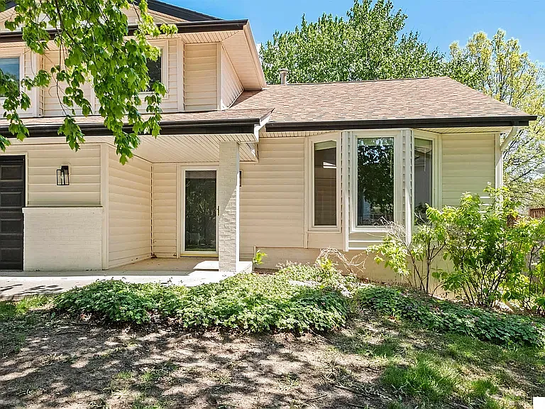 1315 S 169th Ave — Photo 3