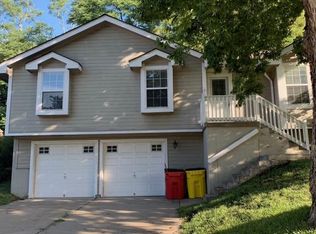 4513 NW Pennington Ln, Blue Springs, MO 64015