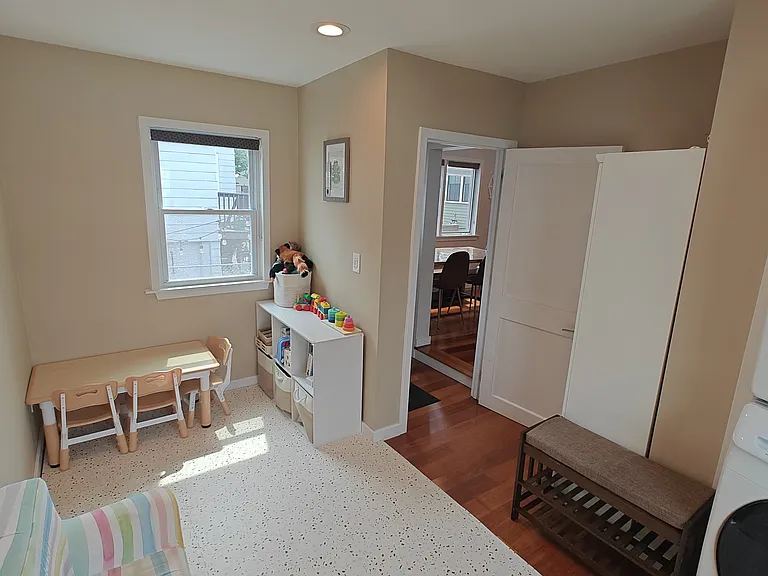 73R Rush St — Photo 14