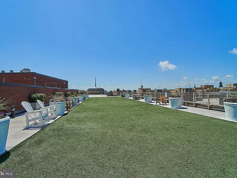 1390 Kenyon St NW #412 — Photo 4