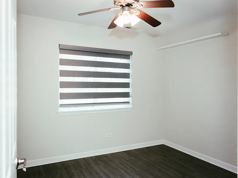 1787 W Algonquin Rd #1B — Photo 16