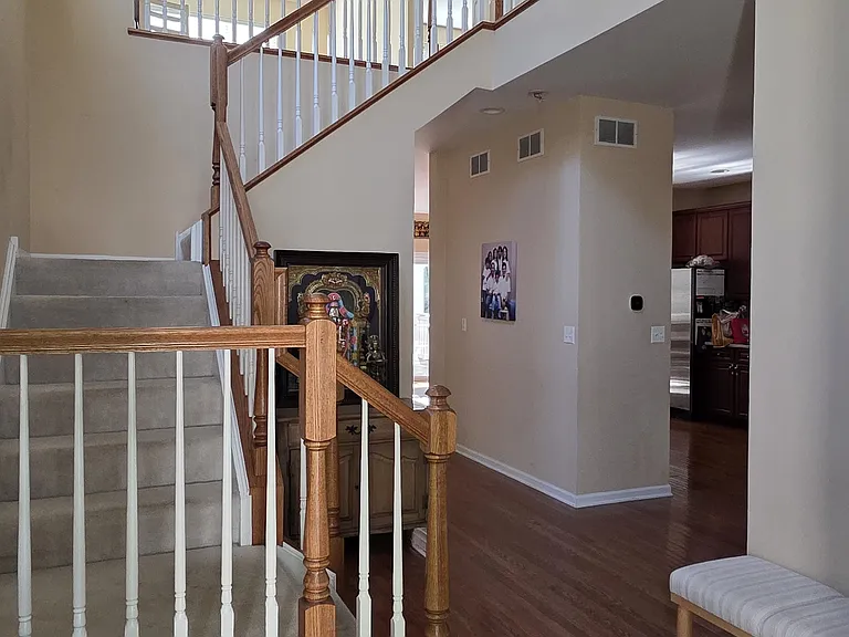1212 Townes Cir — Photo 2