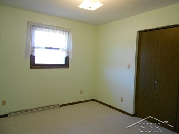 5th image of 10239 Wurtzel Dr W