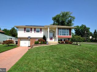39 Dartmouth Dr, Delran, NJ 08075
