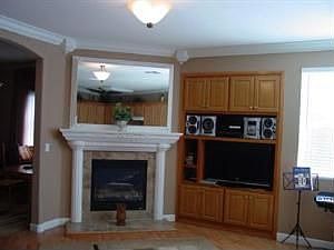 4th image of 3812 Sierra Gold Dr