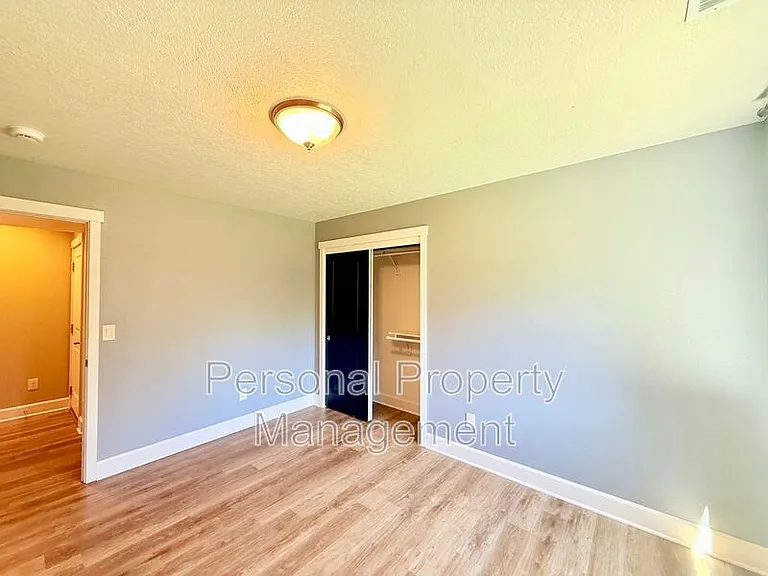 14317 NE 40th Cir — Photo 35
