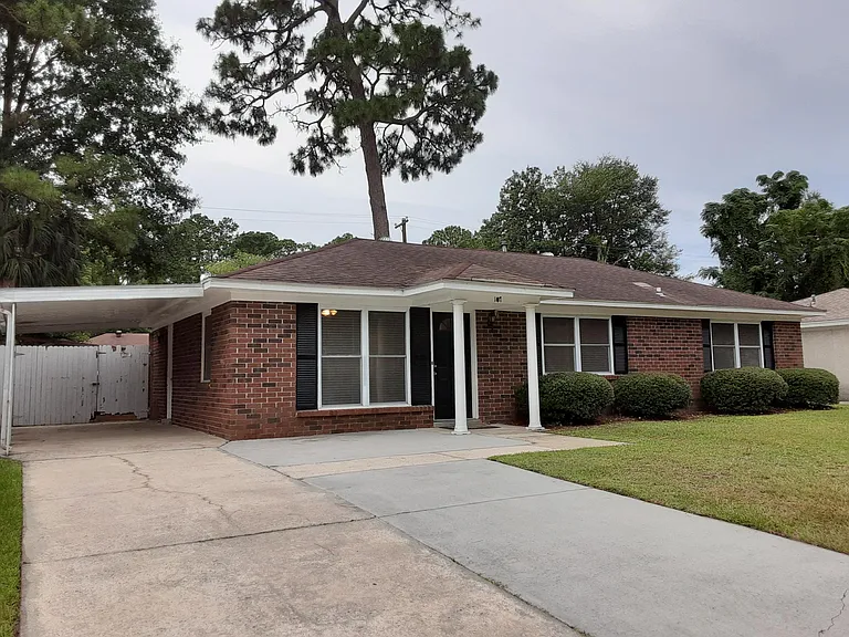 107 Walz Cir — Photo 2