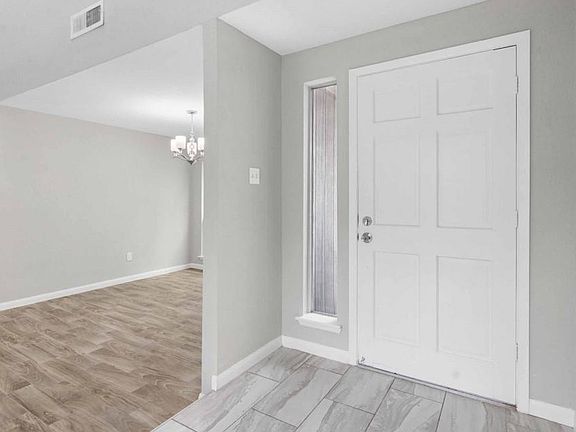 5th image of 3807 Saratoga Dr