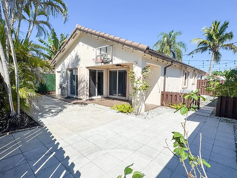 15044 SW 142nd Ter — Photo 12