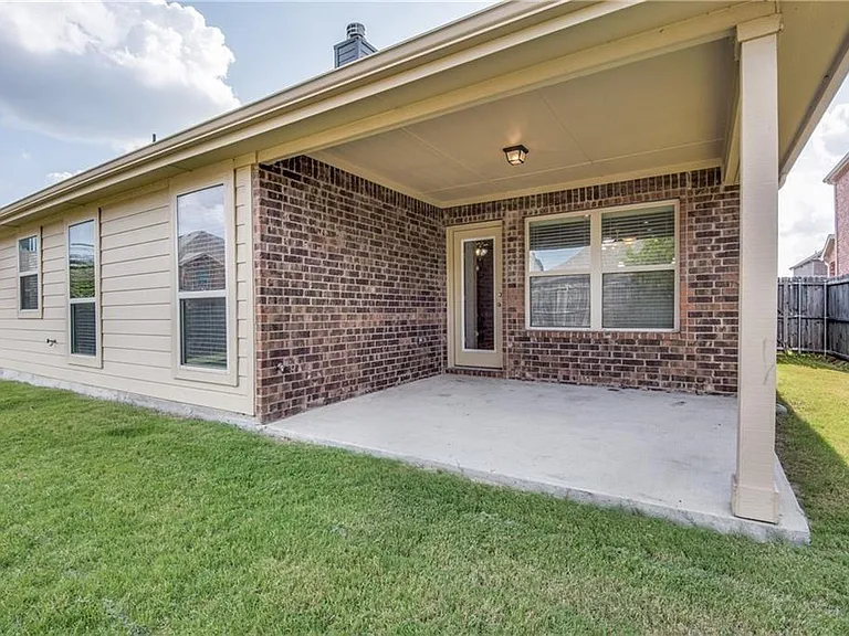 429 Roger Graves Cir — Photo 15