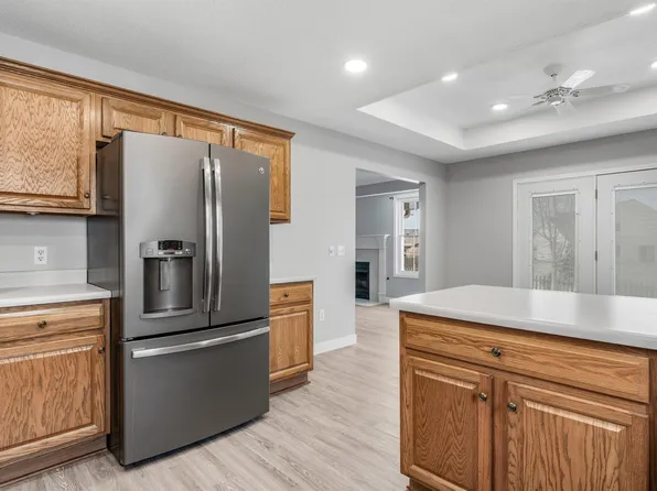 2201 Glen Hollow Dr, Auburn, IN 46706