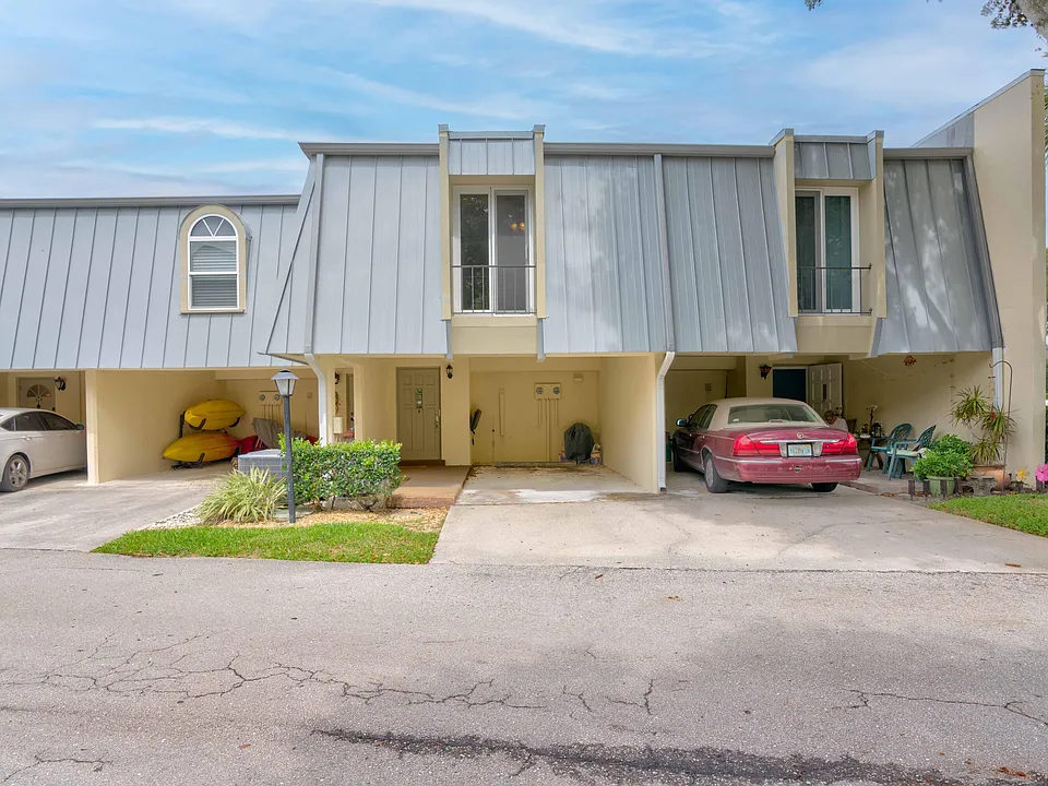390 Golfview Rd #B