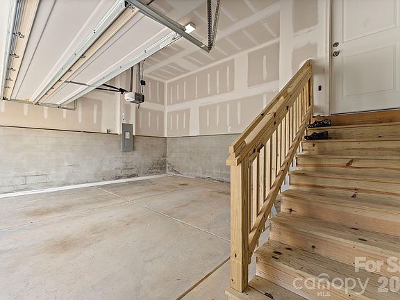 4th image of 206 Notable Ln