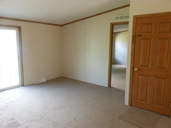 5th image of 131 2nd St