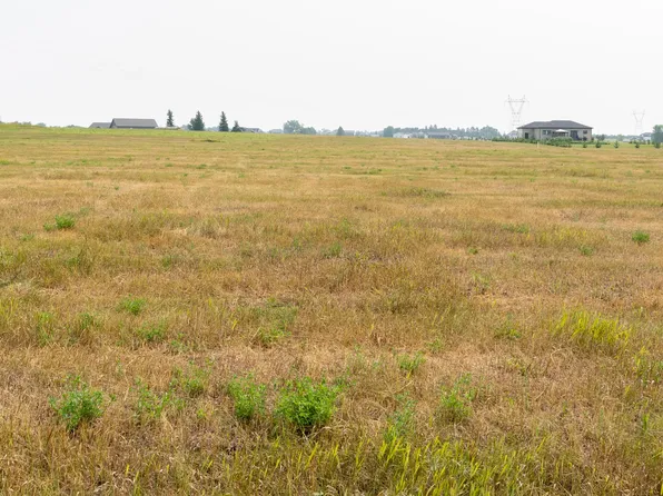 11319 Pauls Dr, Menoken, ND 58558