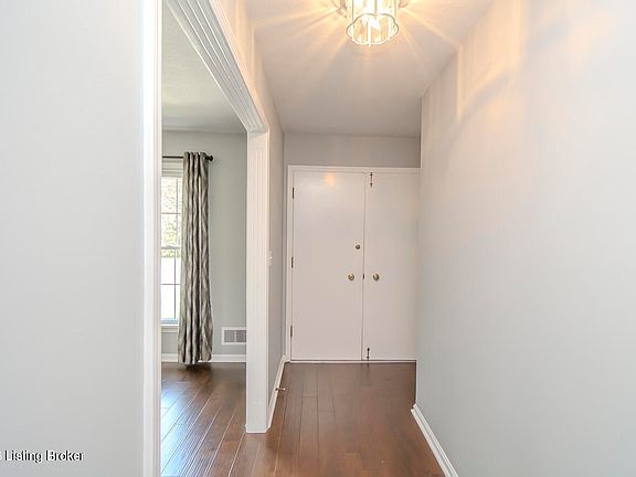 3rd image of 4012 Graf Dr