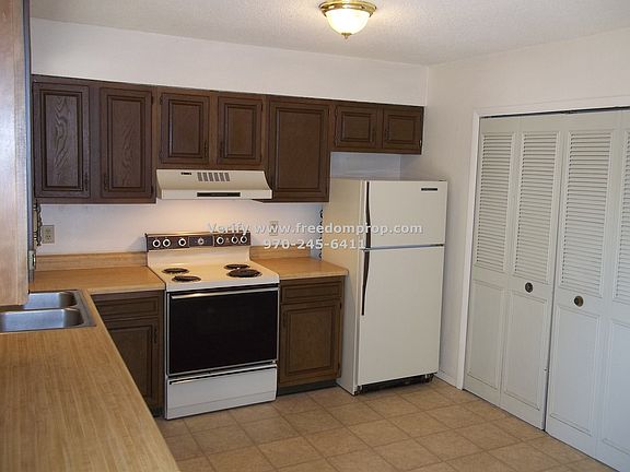 3rd image of 496 32 1/8 Rd APT 4