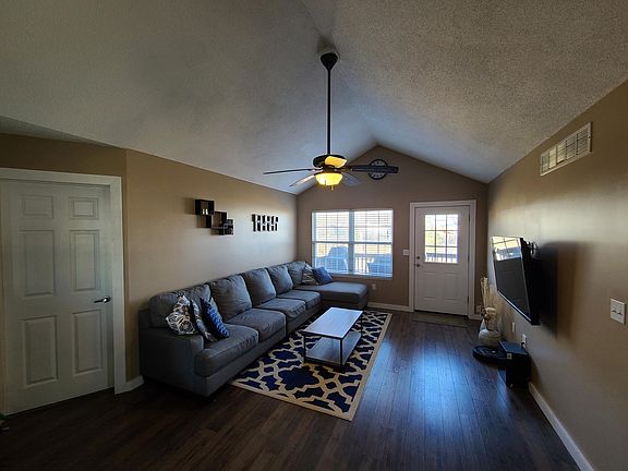 5th image of 124 Bayfield Dr