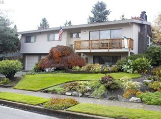 17395 Crownview Dr, Gladstone, OR